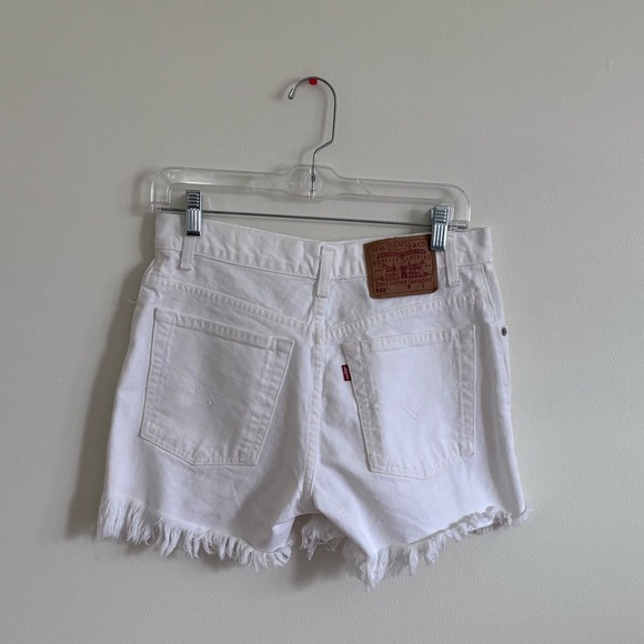 Vintage 555 Levi's Women's White Denim Cut-Off Shorts size 28 Made in Mexico - Picture 1 of 4